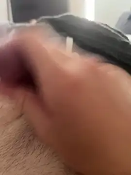 Snapshot of ad0813 chatting on 10-04-25, 10:24 ad0813 online show from 10-04-25, 10:24