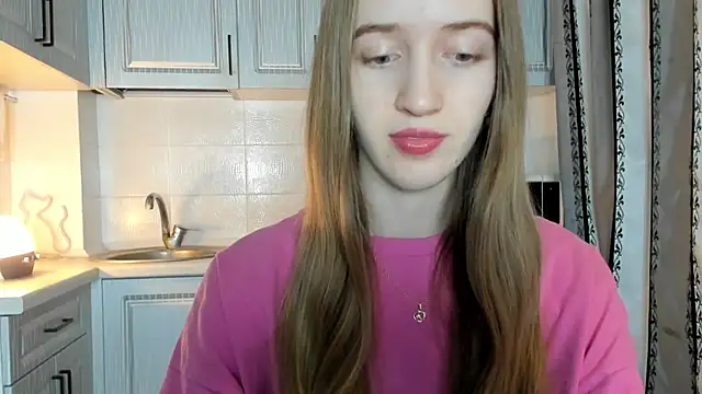 Snapshot of leslie_my_lovee chatting on 11-18-25, 08:02 leslie my lovee online show from 11-18-25, 08:02