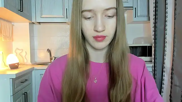 Snapshot of leslie_my_lovee chatting on 11-28-25, 05:10 leslie my lovee online show from 11-28-25, 05:10