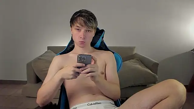 Snapshot of marcusmit chatting on 01-19-25, 10:17 marcusmit online show from 01-19-25, 10:17