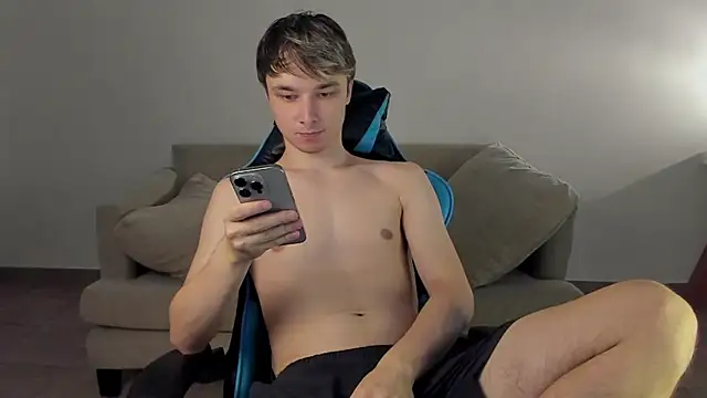 Snapshot of marcusmit chatting on 01-23-25, 06:45 marcusmit online show from 01-23-25, 06:45