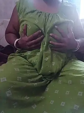 Snapshot of Ivy-09 chatting on 01-07-26, 09:23 Ivy-09 online show from 01-07-26, 09:23