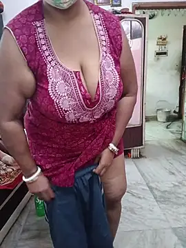 Snapshot of Ivy-09 chatting on 01-10-26, 08:49 Ivy-09 online show from 01-10-26, 08:49