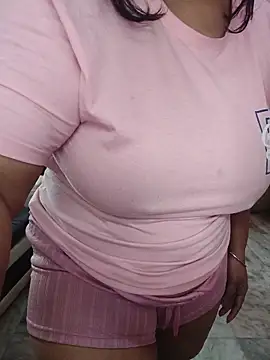 Snapshot of Ivy-09 chatting on 02-16-26, 06:20 Ivy-09 online show from 02-16-26, 06:20