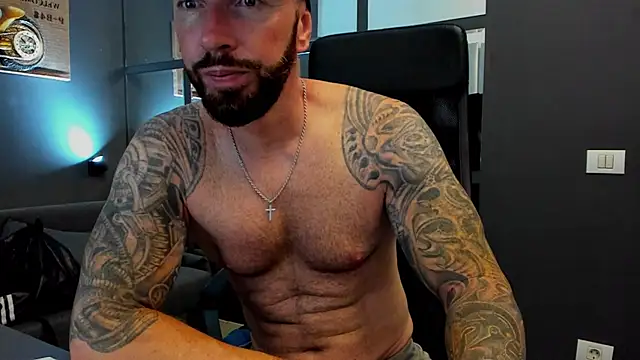 Snapshot of AronGrant chatting on 07-17-26, 08:32 AronGrant online show from 07-17-26, 08:32