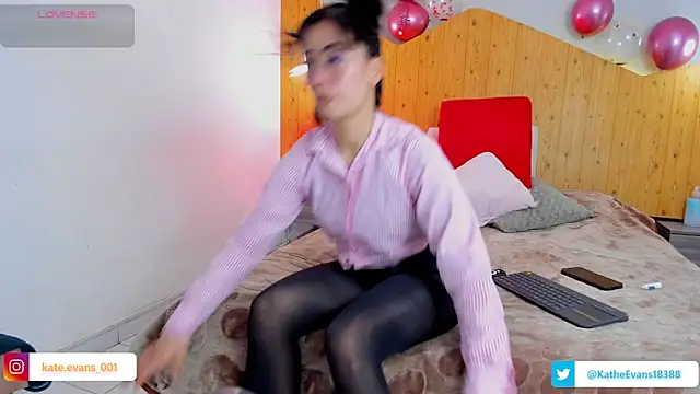 kate evans1 online show from 09-17-25, 06:15