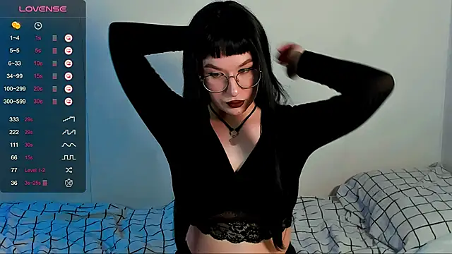 Snapshot of MyNameIsLilith chatting on 01-09-26, 03:20 MyNameIsLilith online show from 01-09-26, 03:20