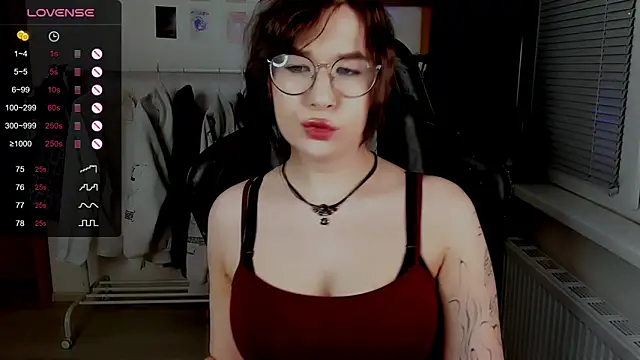 Snapshot of MyNameIsLilith chatting on 04-02-26, 06:05 MyNameIsLilith online show from 04-02-26, 06:05