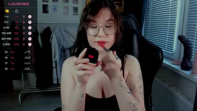 Snapshot of MyNameIsLilith chatting on 04-13-26, 03:06 MyNameIsLilith online show from 04-13-26, 03:06