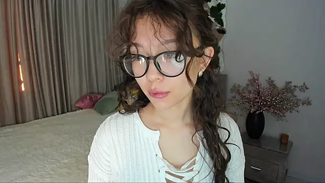 AgnieszkaBanana online show from 03-19-25, 04:03