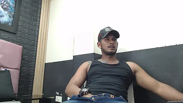 Snapshot of Chris_Dick23 chatting on 10-07-25, 03:25 Chris Dick23 online show from 10-07-25, 03:25