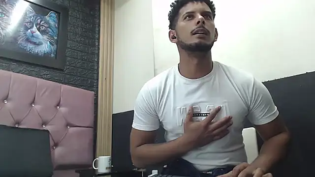 Snapshot of Chris_Dick23 chatting on 10-23-25, 04:34 Chris Dick23 online show from 10-23-25, 04:34