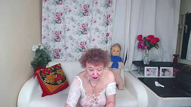 Snapshot of YourHotGranny chatting on 05-14-26, 10:55 YourHotGranny online show from 05-14-26, 10:55