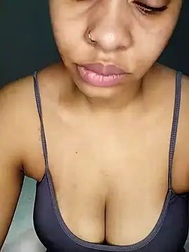 Snapshot of Su_Duarte_1 chatting on 02-06-25, 12:43 Su Duarte 1 online show from 02-06-25, 12:43