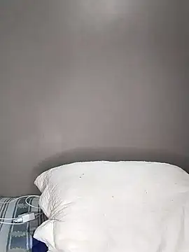 Snapshot of Su_Duarte_1 chatting on 02-09-25, 01:00 Su Duarte 1 online show from 02-09-25, 01:00