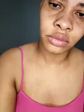 Snapshot of Su_Duarte_1 chatting on 02-20-25, 07:52 Su Duarte 1 online show from 02-20-25, 07:52