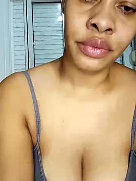 Snapshot of Su_Duarte_1 chatting on 03-21-25, 02:18 Su Duarte 1 online show from 03-21-25, 02:18