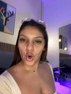 NicolleeEvanss online show from 06-20-26, 10:29