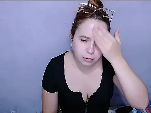 SubLayla01 online show from 04-15-26, 06:59