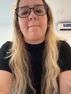 amooraaamoon online show from 03-11-25, 08:42