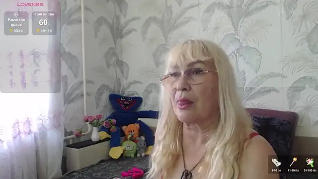 CamDiva113 online show from 07-05-26, 08:21