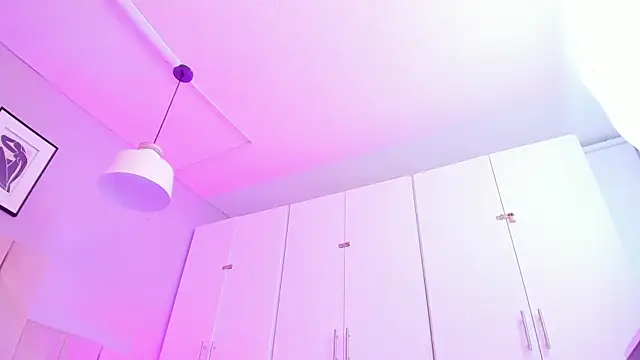 April bowie online show from 01-21-25, 11:35