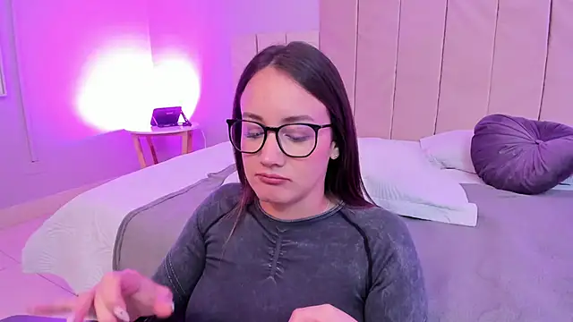 April bowie online show from 01-21-25, 02:59