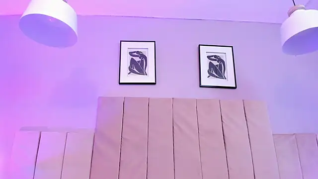 April bowie online show from 02-07-25, 03:30