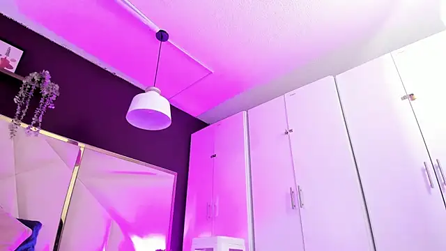 April bowie online show from 02-12-26, 12:22