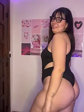 Snapshot of agoosvokk chatting on 09-17-25, 05:03 agoosvokk online show from 09-17-25, 05:03