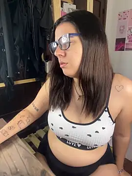 Snapshot of agoosvokk chatting on 10-05-25, 09:56 agoosvokk online show from 10-05-25, 09:56