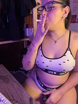 Snapshot of agoosvokk chatting on 10-18-25, 09:21 agoosvokk online show from 10-18-25, 09:21