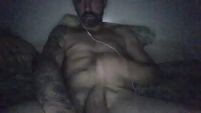 Snapshot of vinzz49 chatting on 11-25-25, 06:24 vinzz49 online show from 11-25-25, 06:24