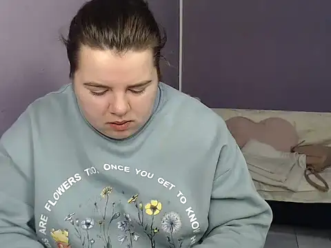 so shy online show from 09-28-25, 06:52