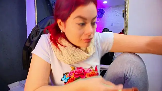 Snapshot of DarlingBDSM_ chatting on 01-20-25, 01:11 DarlingBDSM online show from 01-20-25, 01:11