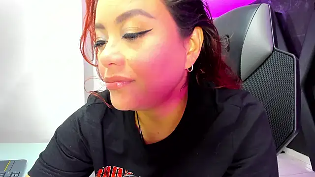 Snapshot of DarlingBDSM_ chatting on 10-22-25, 01:22 DarlingBDSM online show from 10-22-25, 01:22