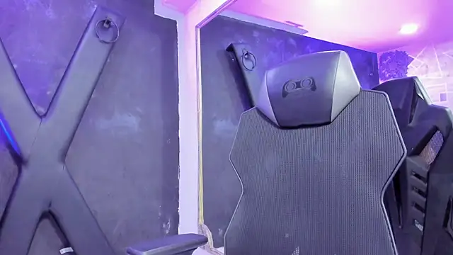 Snapshot of DarlingBDSM_ chatting on 01-14-26, 01:17 DarlingBDSM online show from 01-14-26, 01:17