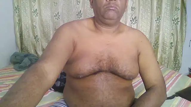 Snapshot of Beargryzzly chatting on 01-21-25, 02:43 Beargryzzly online show from 01-21-25, 02:43