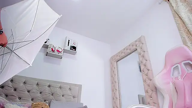 Snapshot of lorennahernandez01 chatting on 02-08-25, 09:13 lorennahernandez01 online show from 02-08-25, 09:13