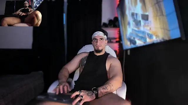 Snapshot of kingbear777 chatting on 12-22-24, 01:34 kingbear777 online show from 12-22-24, 01:34