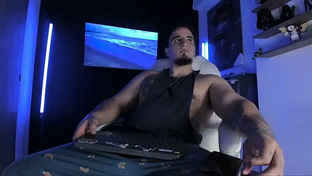 Snapshot of kingbear777 chatting on 09-15-25, 10:43 kingbear777 online show from 09-15-25, 10:43