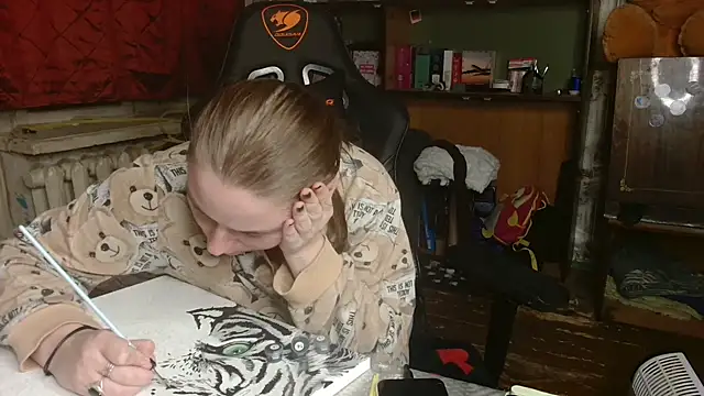 Snapshot of ElenaMaeer chatting on 12-04-24, 02:59 ElenaMaeer online show from 12-04-24, 02:59