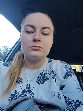 Snapshot of ElenaMaeer chatting on 09-26-25, 10:41 ElenaMaeer online show from 09-26-25, 10:41