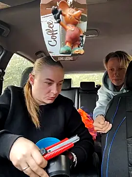 Snapshot of ElenaMaeer chatting on 09-29-25, 12:43 ElenaMaeer online show from 09-29-25, 12:43