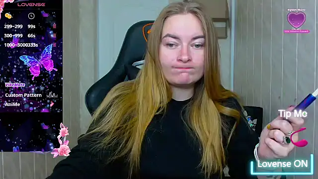 Snapshot of ElenaMaeer chatting on 10-14-25, 06:03 ElenaMaeer online show from 10-14-25, 06:03