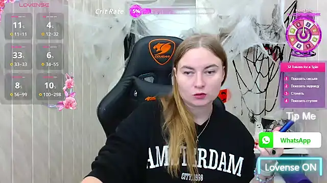 Snapshot of ElenaMaeer chatting on 10-18-25, 08:15 ElenaMaeer online show from 10-18-25, 08:15