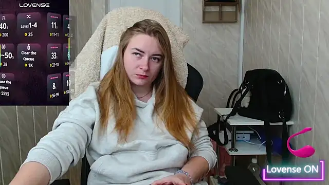 Snapshot of ElenaMaeer chatting on 11-15-25, 09:06 ElenaMaeer online show from 11-15-25, 09:06