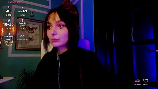 1Munique online show from 12-18-25, 04:24