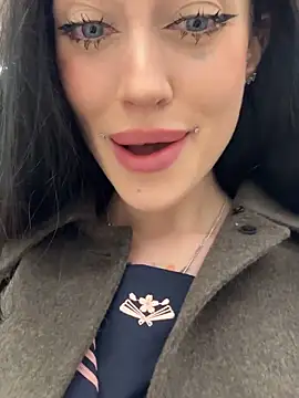 Melissa crazy online show from 10-13-25, 03:23