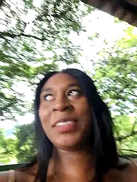 HanaThompson online show from 12-18-25, 05:52